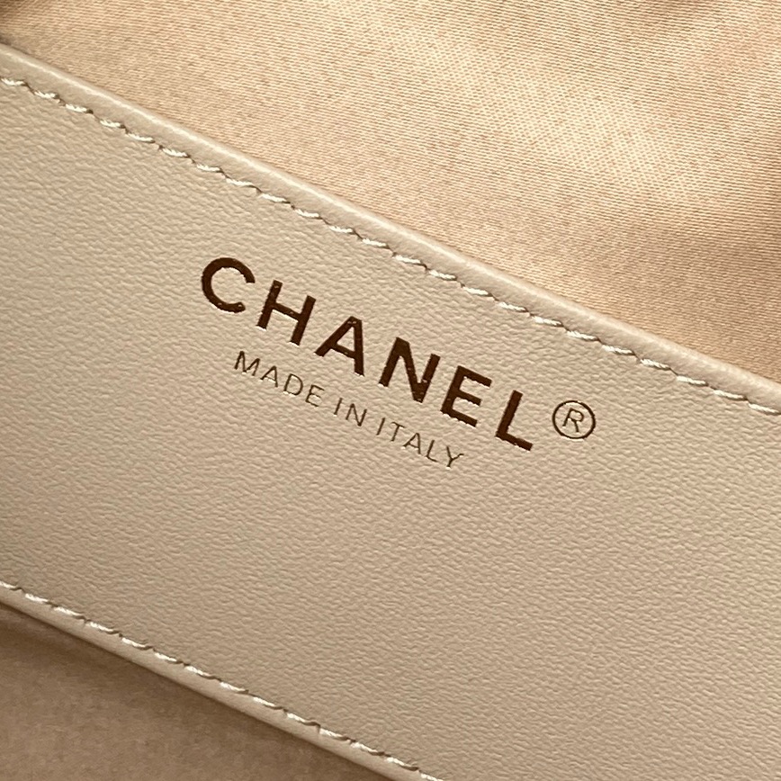 Chanel Style Leather Hobo Bag style reference detail image 9 from source 785927