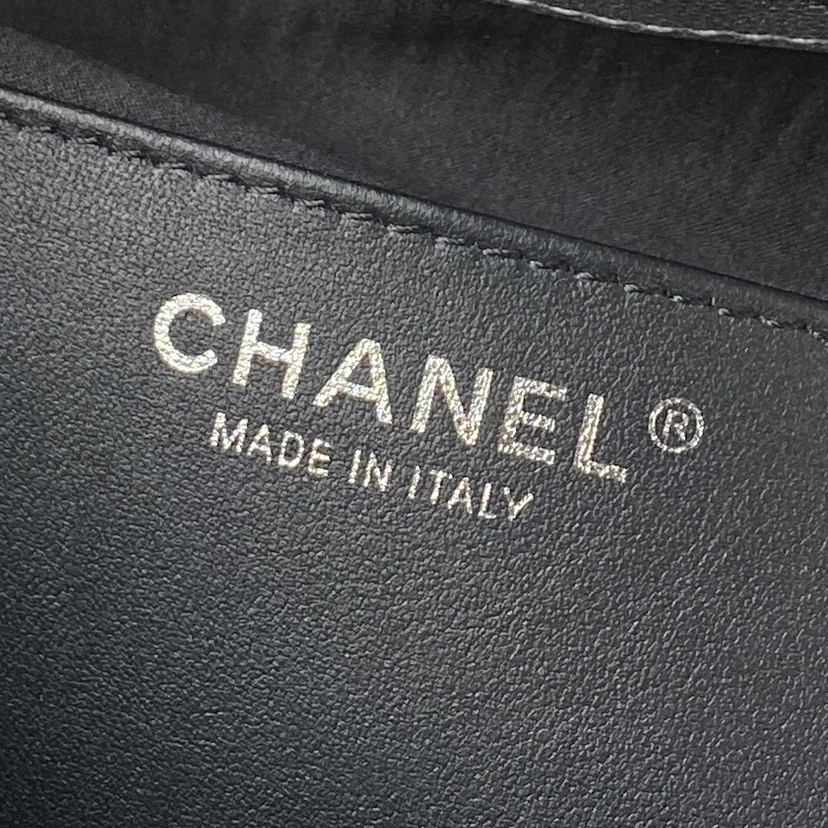 Chanel Style Leather Hobo Bag style reference detail image 6 from source 785928