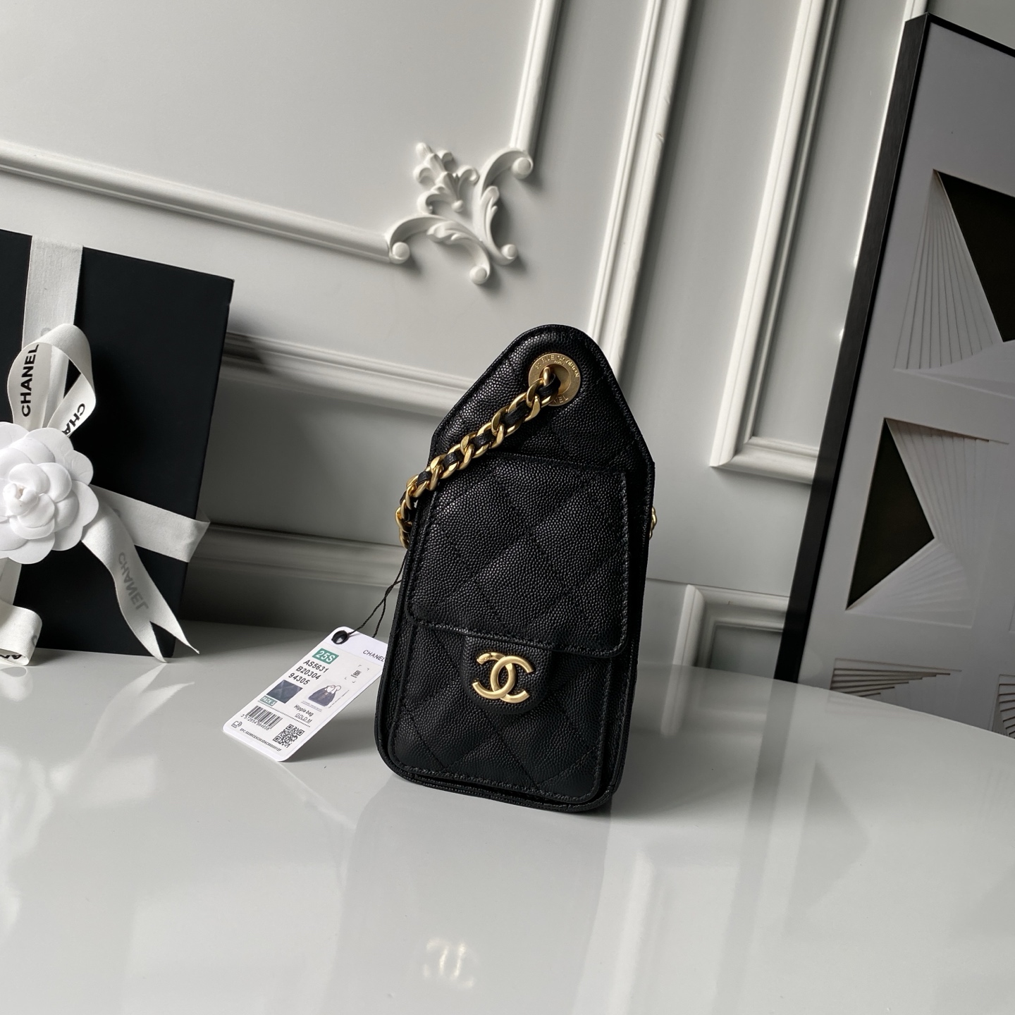 Chanel Style Leather Hobo Bag style reference detail image 6 from source 776477