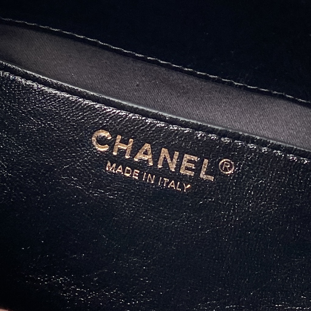 Chanel Style Black Leather Hobo Bag style reference detail image 8 from source 764385