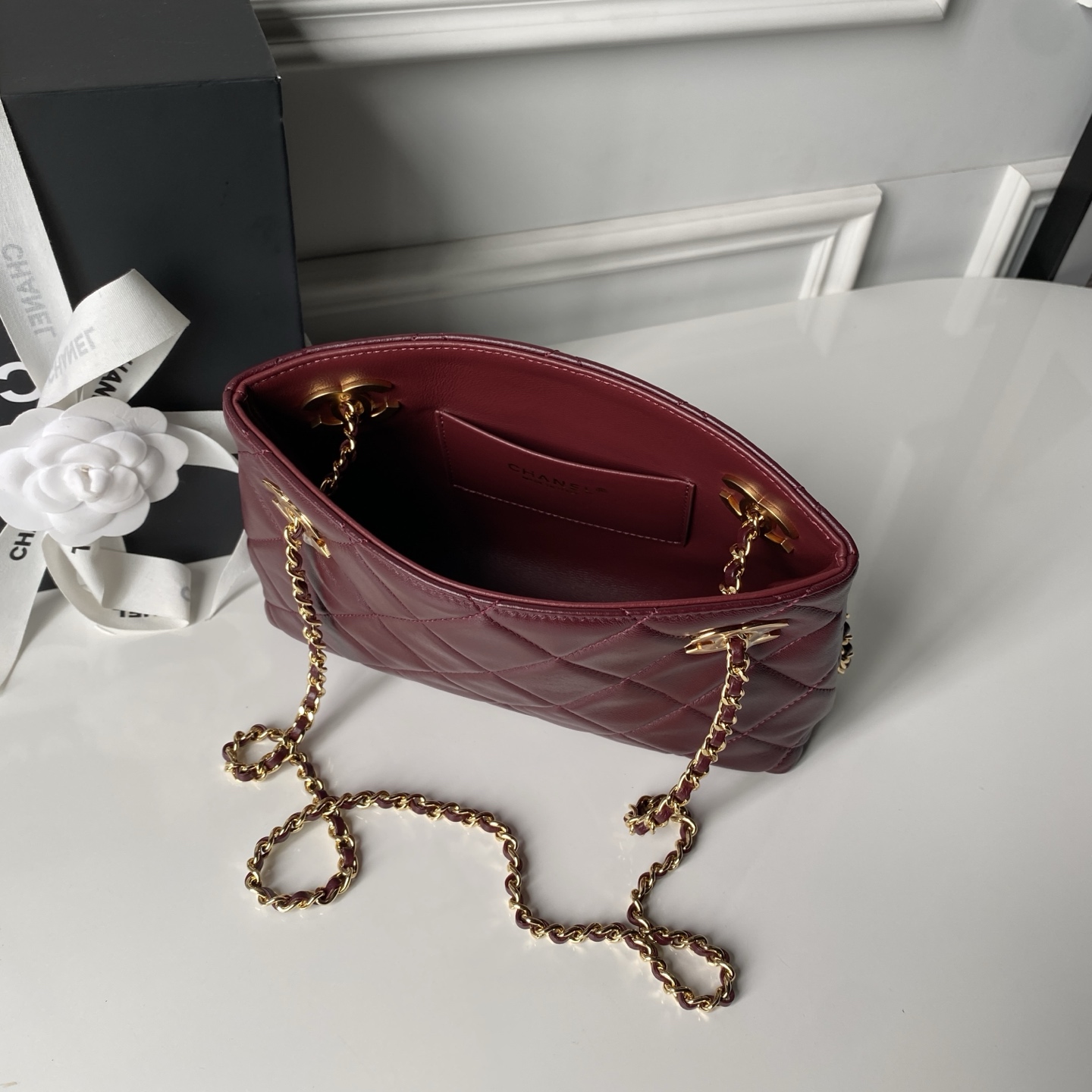 Chanel Style Leather Crossbody Bag style reference detail image 7 from source 770402