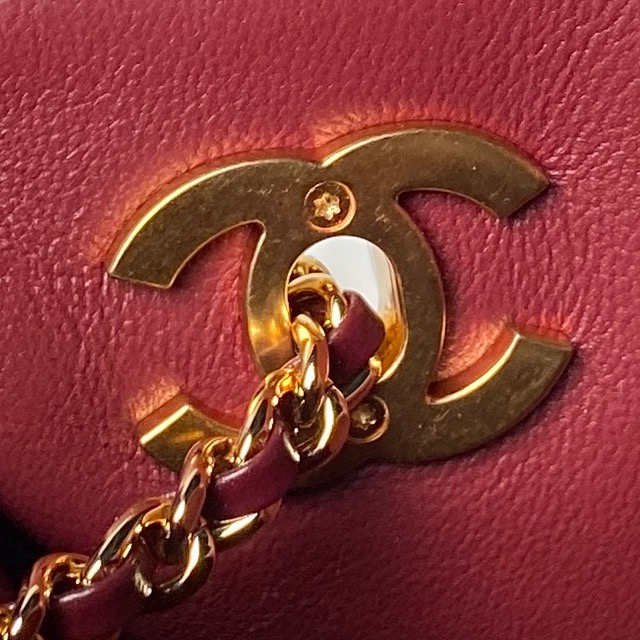 Chanel Style Leather Crossbody Bag style reference detail image 9 from source 770402