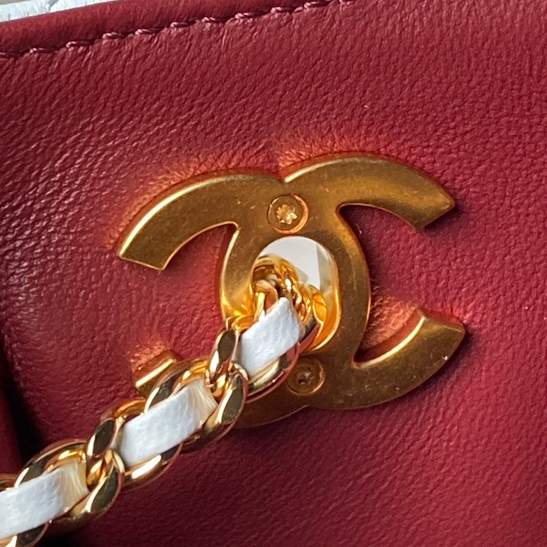 Chanel Style Leather Crossbody Bag style reference detail image 9 from source 770403