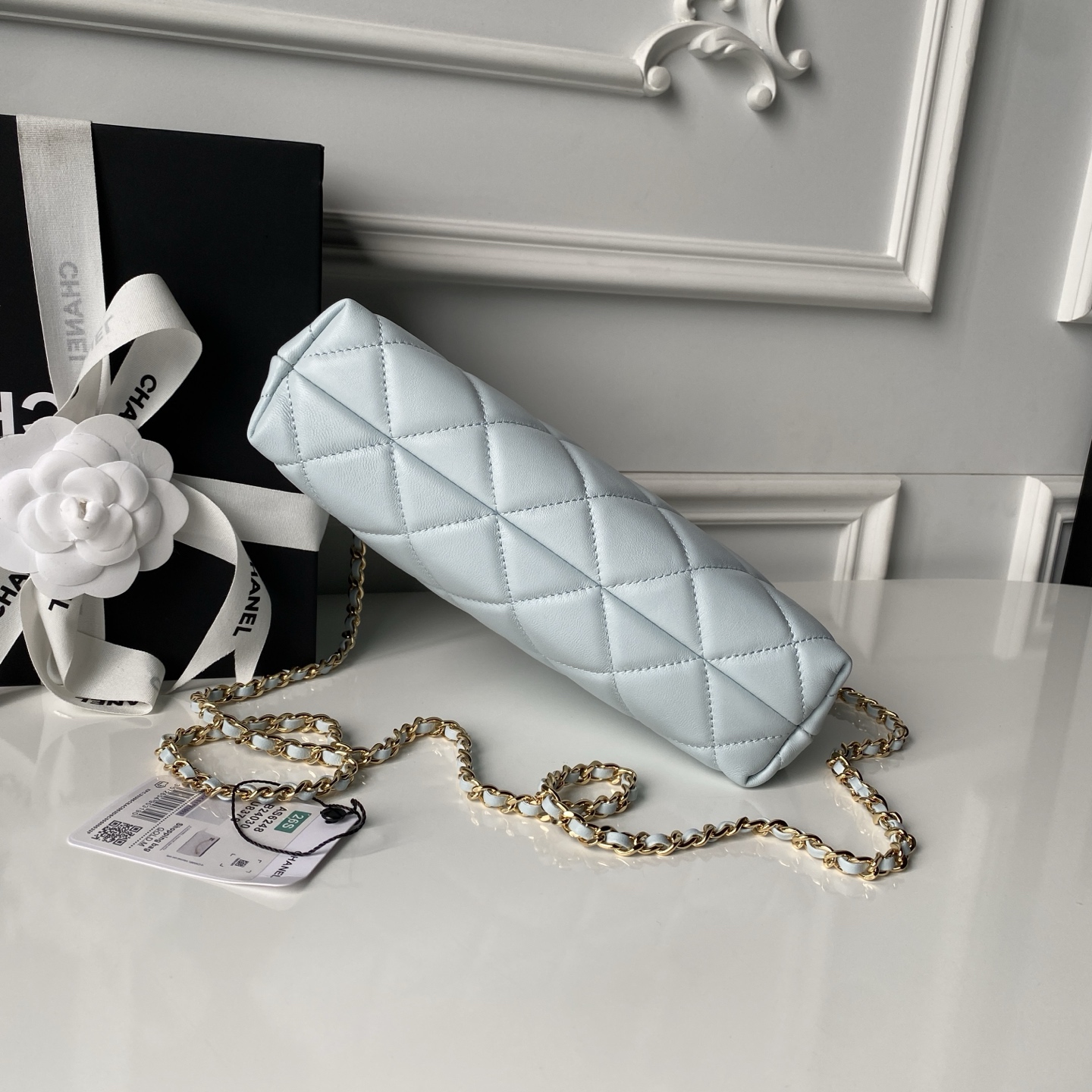 Chanel Style Leather Crossbody Bag style reference detail image 4 from source 770403