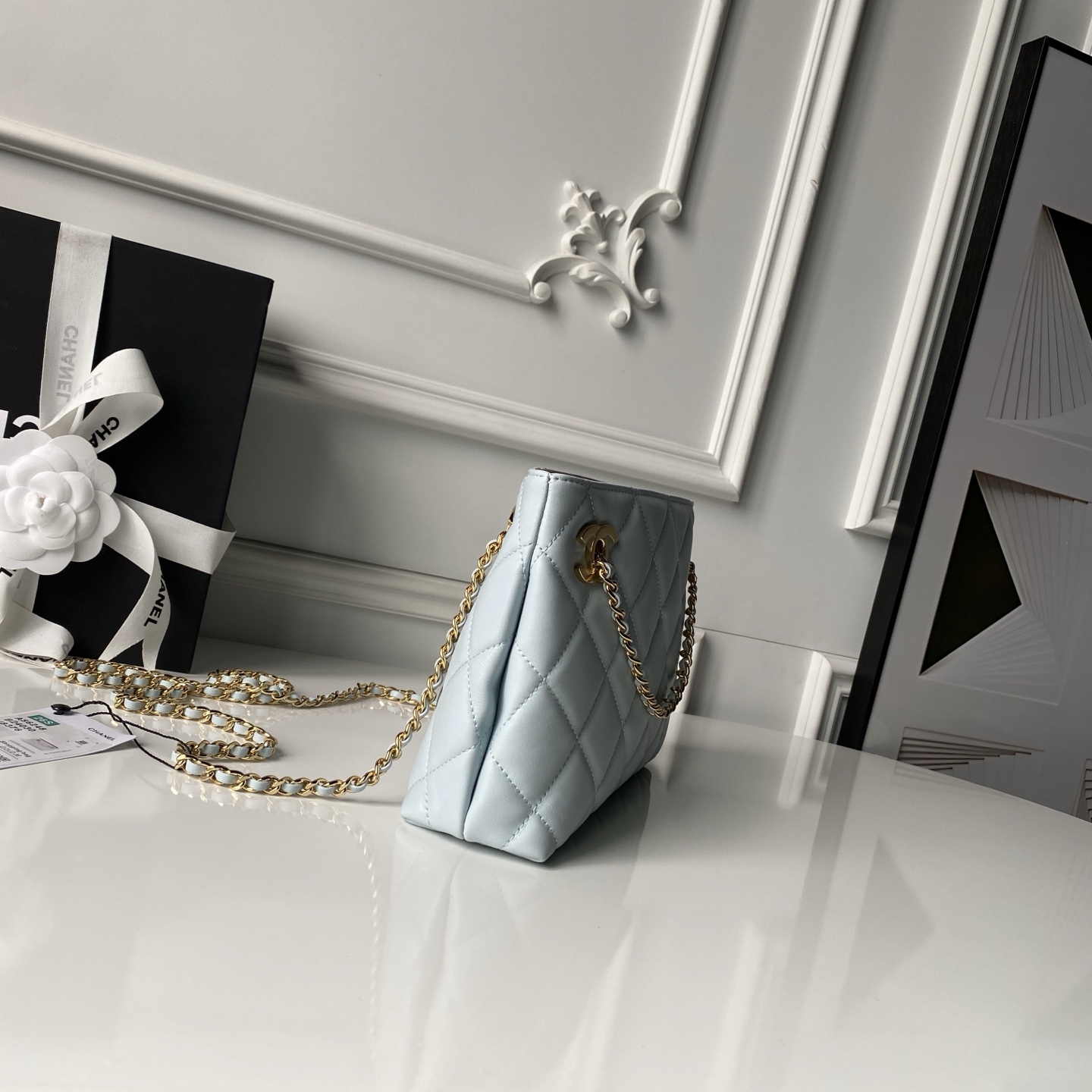 Chanel Style Leather Crossbody Bag style reference detail image 3 from source 770403