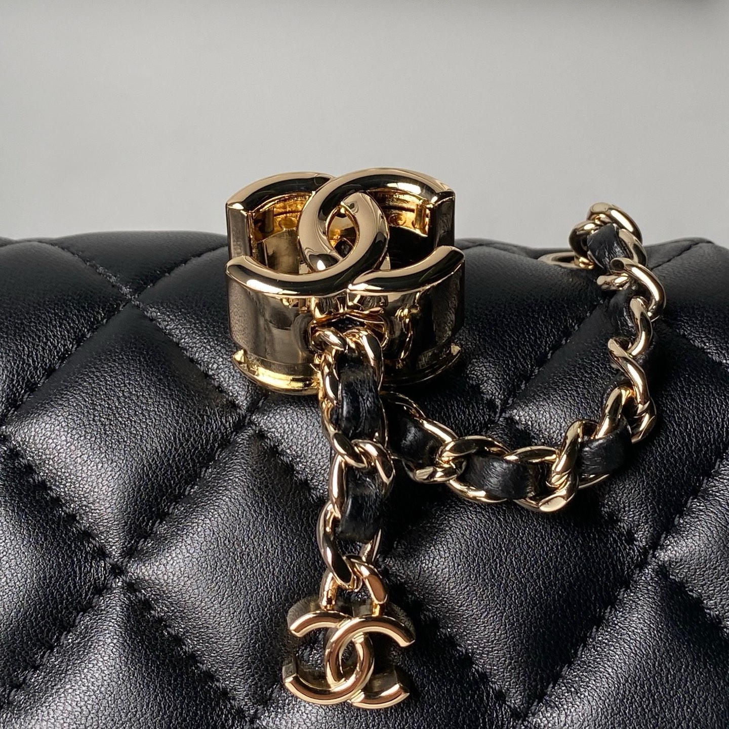 Chanel Style Leather Chain Bag style reference detail image 4 from source 776482