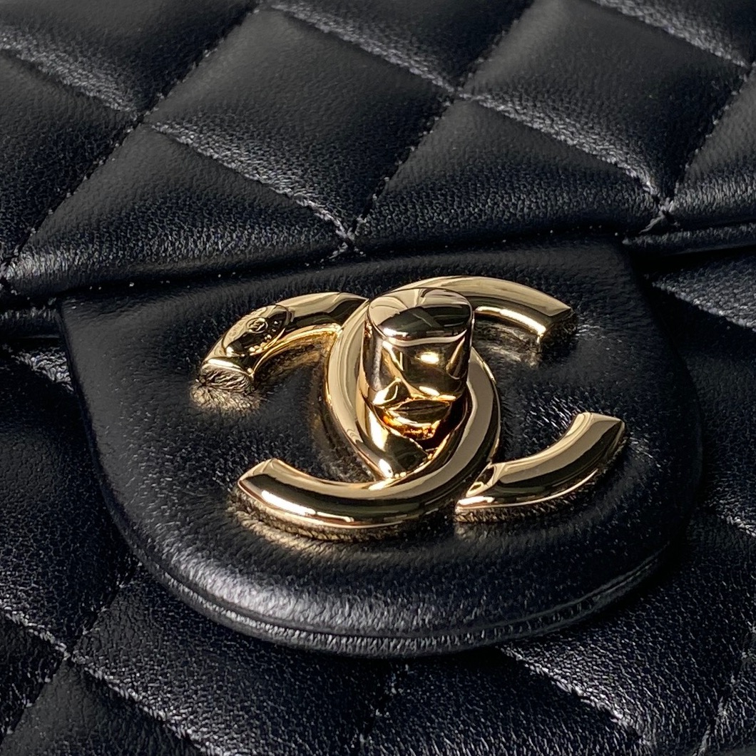 Chanel Style Leather Chain Bag style reference detail image 3 from source 776482