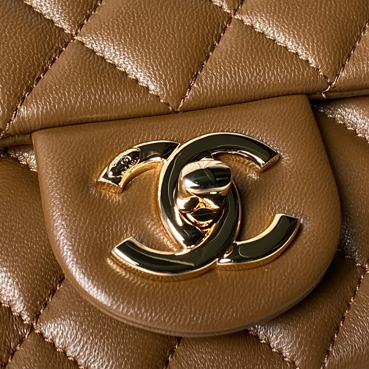 Chanel Style Leather Chain Bag style reference detail image 3 from source 776484