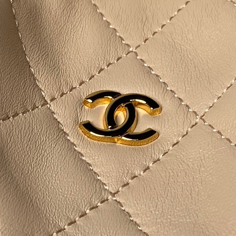 Chanel Style Leather Bag style reference detail image 3 from source 770401
