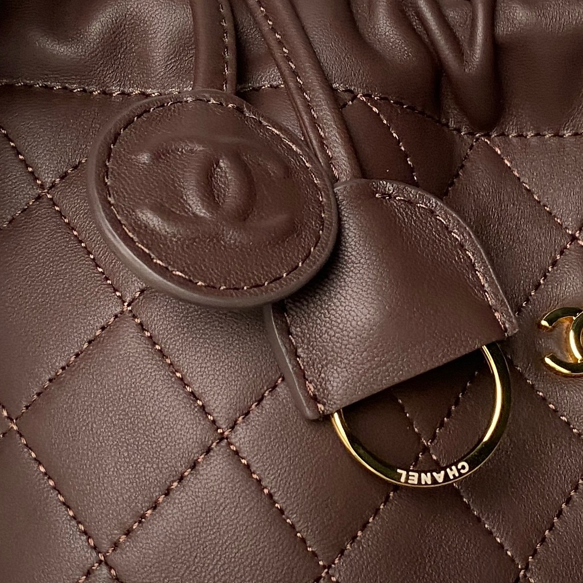 Chanel Style Leather Bag style reference detail image 4 from source 770400