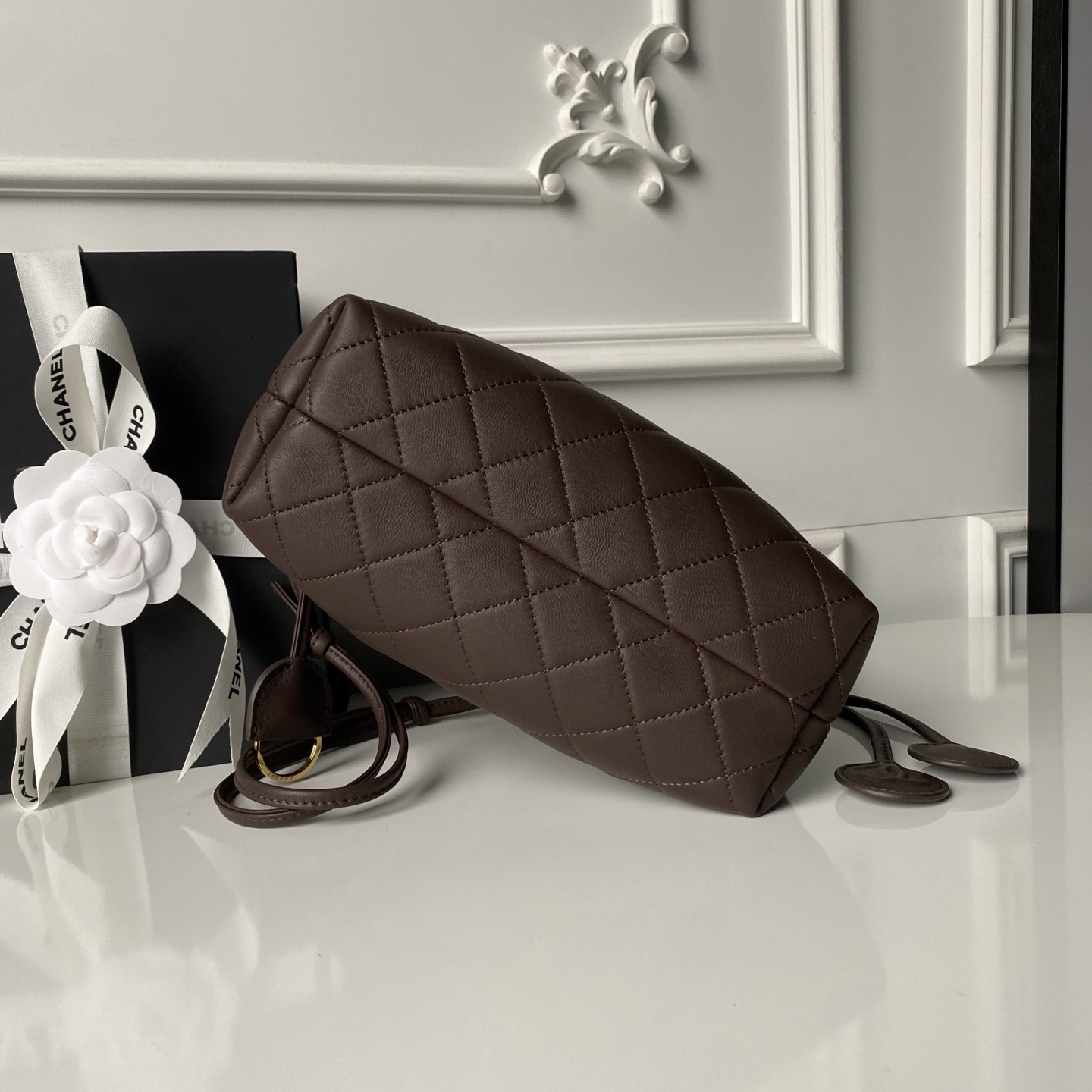Chanel Style Leather Bag style reference detail image 6 from source 770400