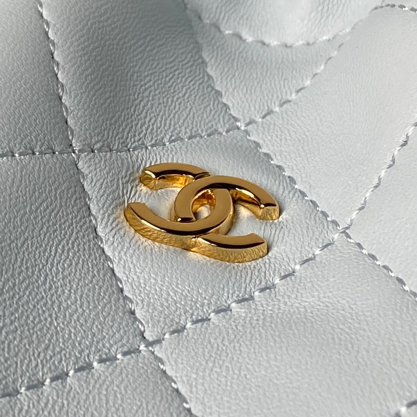 Chanel Style Leather Bag style reference detail image 4 from source 770398