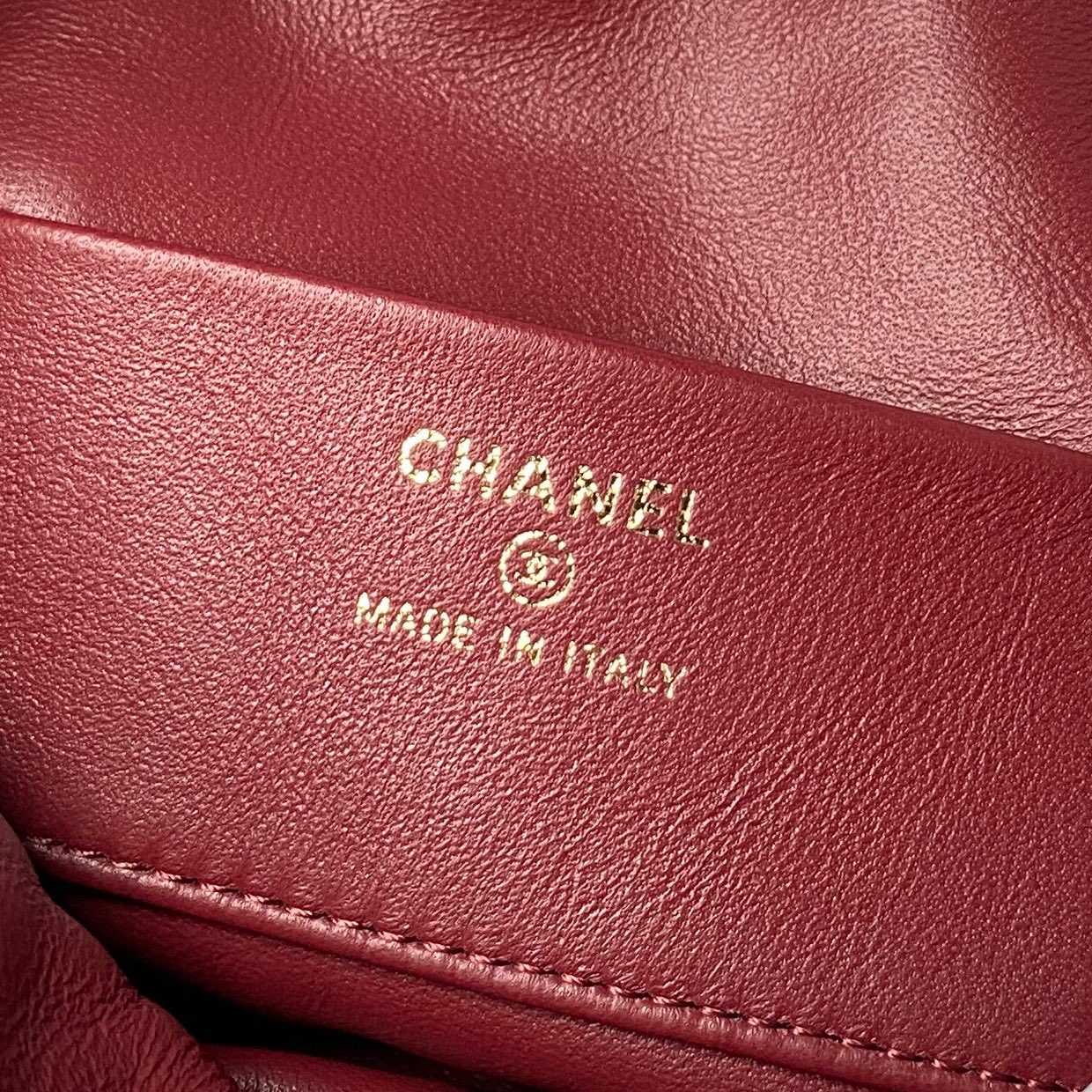 Chanel Style Leather Bag style reference detail image 9 from source 770400