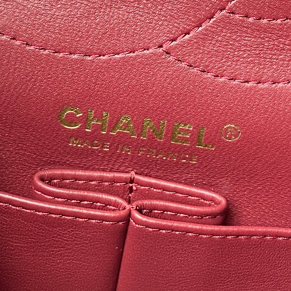 Chanel Style Leather Bag style reference detail image 9 from source 770405