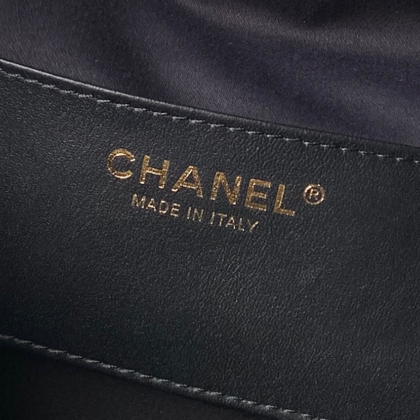 Chanel Style Leather Hobo Bag style reference detail image 9 from source 776476