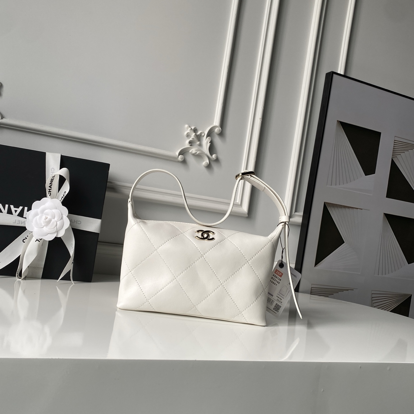 Chanel Style Black Leather Hobo Bag style reference detail image 1 from source 776560