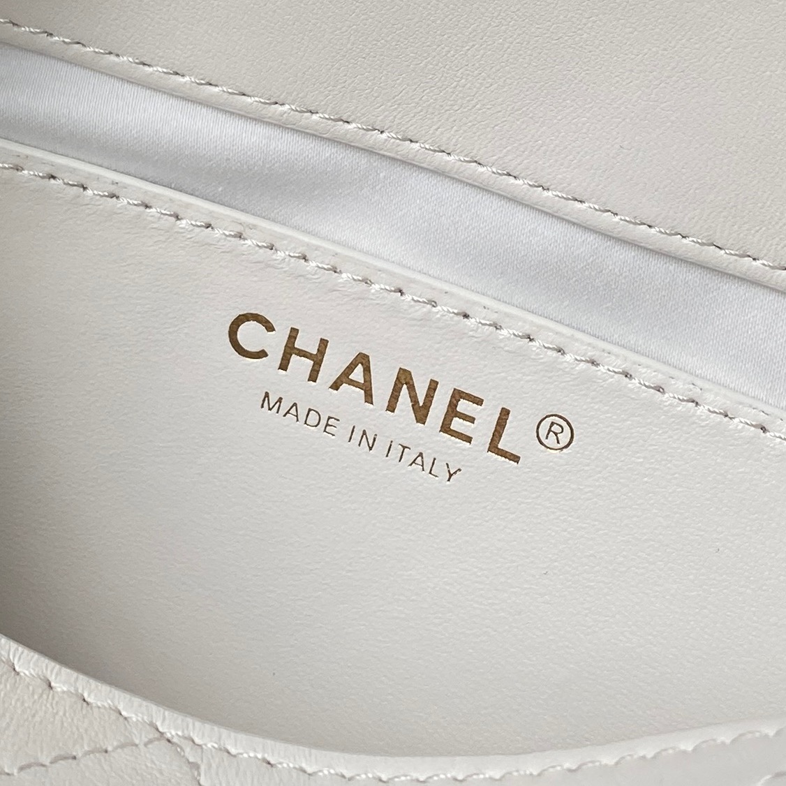 Chanel Style Black Leather Hobo Bag style reference detail image 8 from source 776560