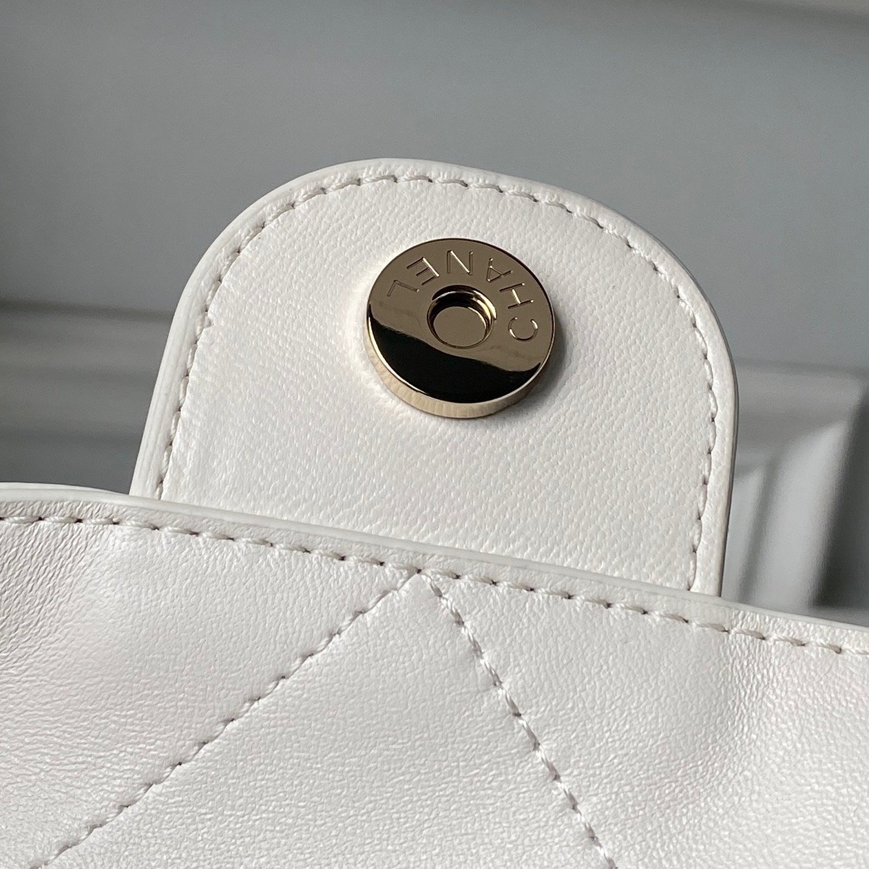 Chanel Style Black Leather Hobo Bag style reference detail image 6 from source 776560