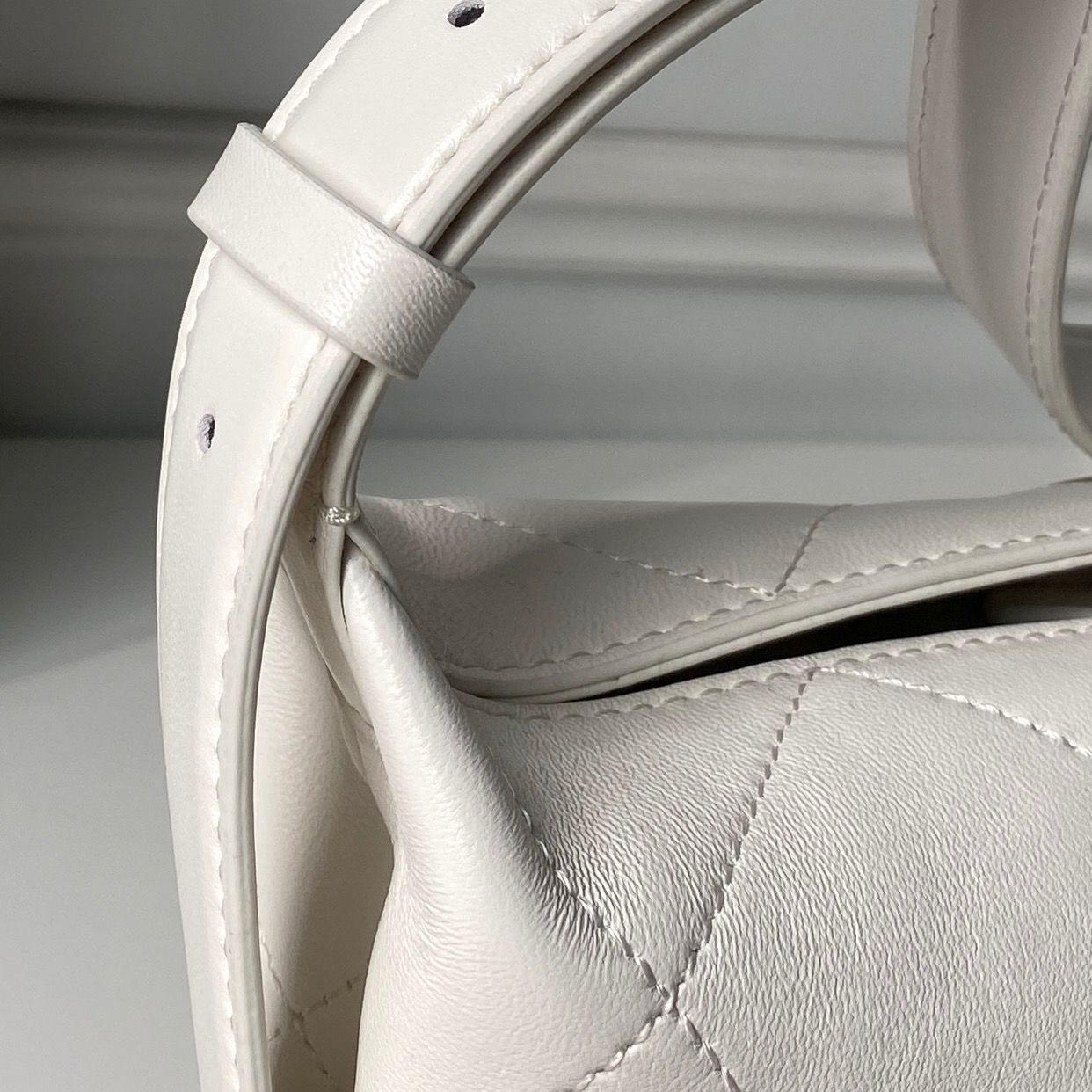 Chanel Style Black Leather Hobo Bag style reference detail image 9 from source 776560