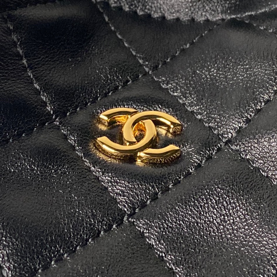 Chanel Style Leather Bag style reference detail image 3 from source 776474