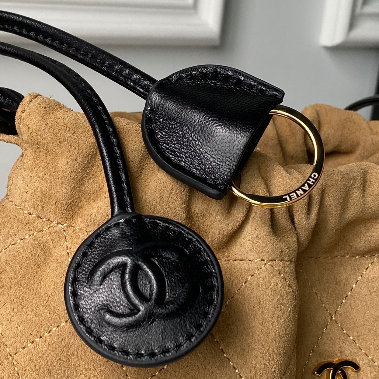 Chanel Style Leather Bag style reference detail image 4 from source 776475