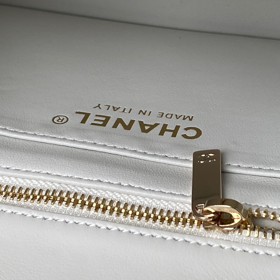 Chanel Style Leather Chain Bag style reference detail image 8 from source 776486