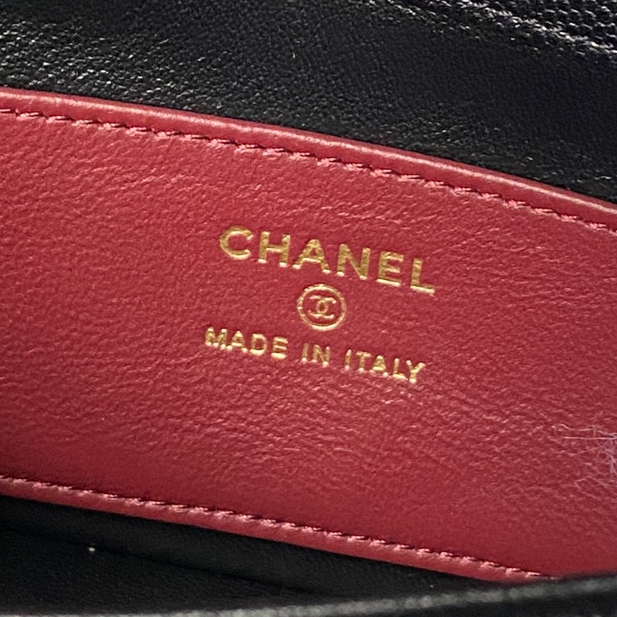 Chanel Style Leather Shoulder Bag style reference detail image 7 from source 776522