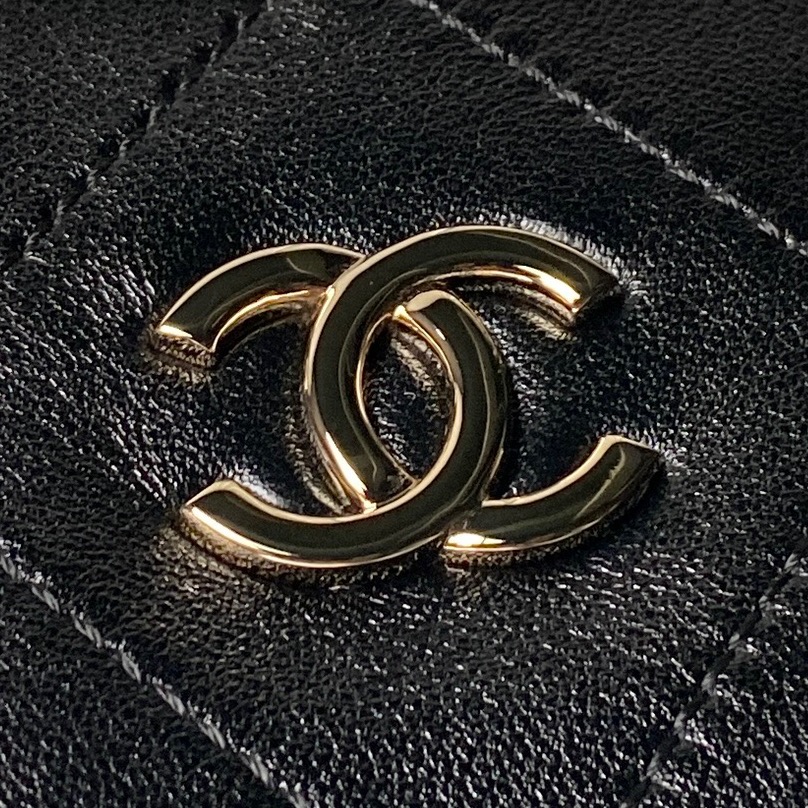 Chanel Style Black Leather Hobo Bag style reference detail image 2 from source 776556