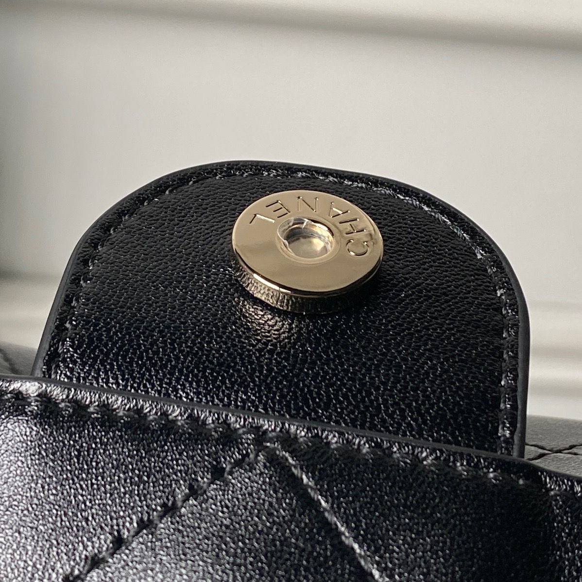 Chanel Style Black Leather Hobo Bag style reference detail image 3 from source 776556
