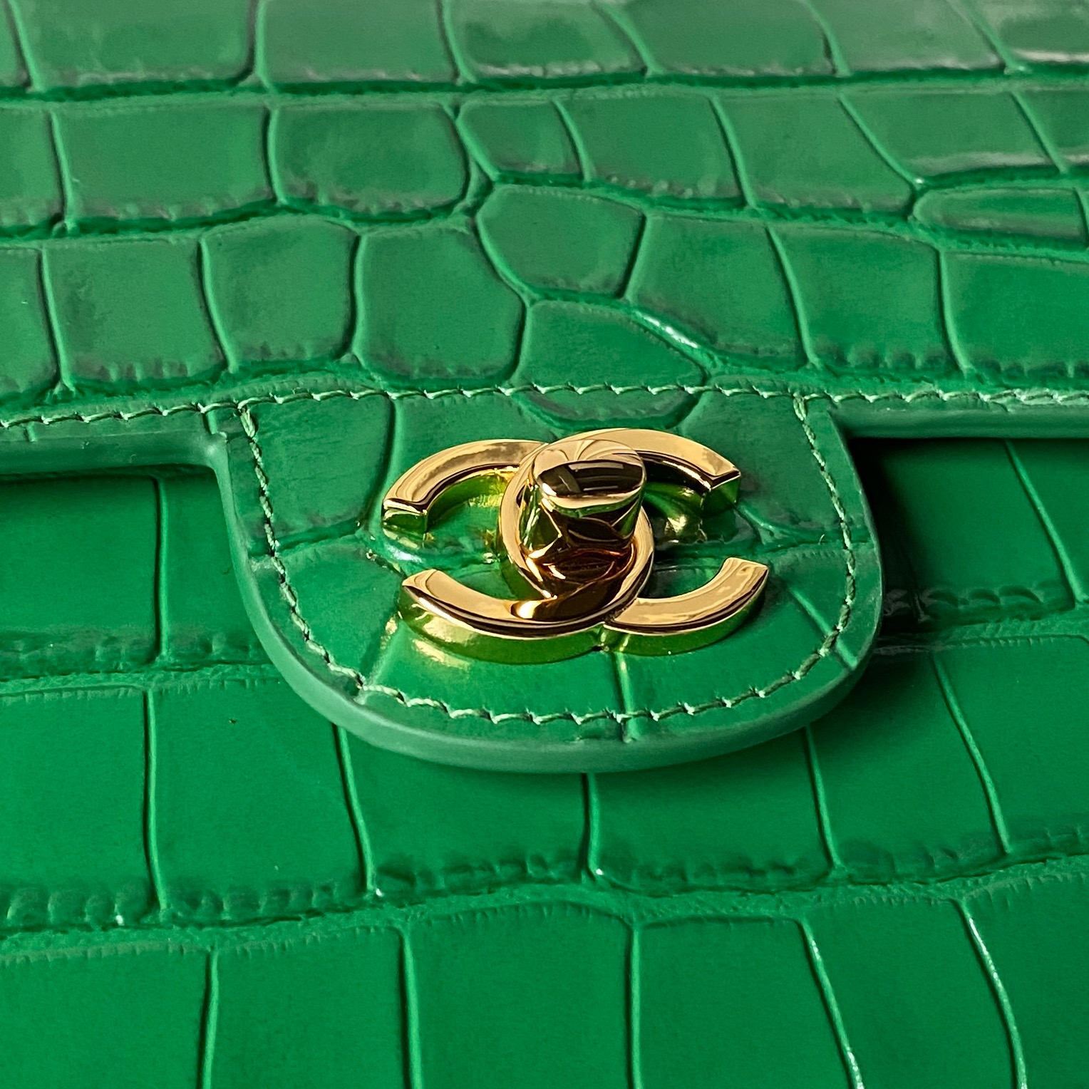 CHANEL Crocodile-Embossed Leather Top Handle bag