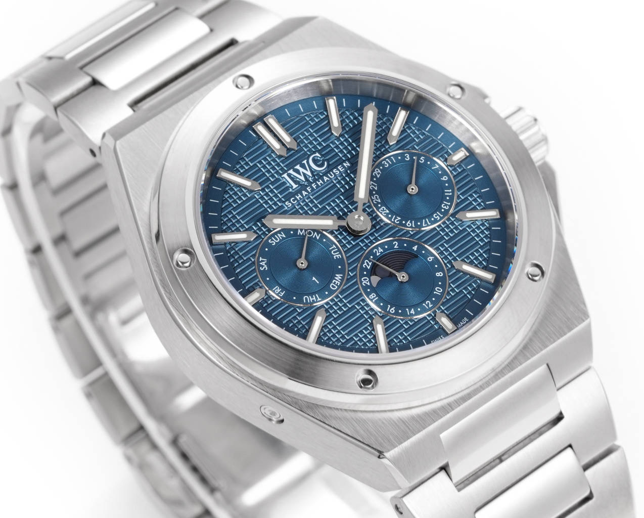 IWC Ingenieur Perpetual Calendar 41 boîtier en acier inoxydable, lunette en acier, cadran bleu, bracelet en acier 41 mm Automatique pour homme