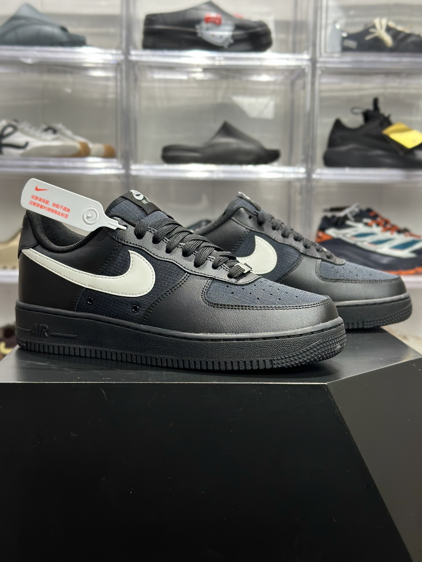 Nike Air Force 1 '07 LV8 黑灰渐变皮革板鞋 IR0592-001