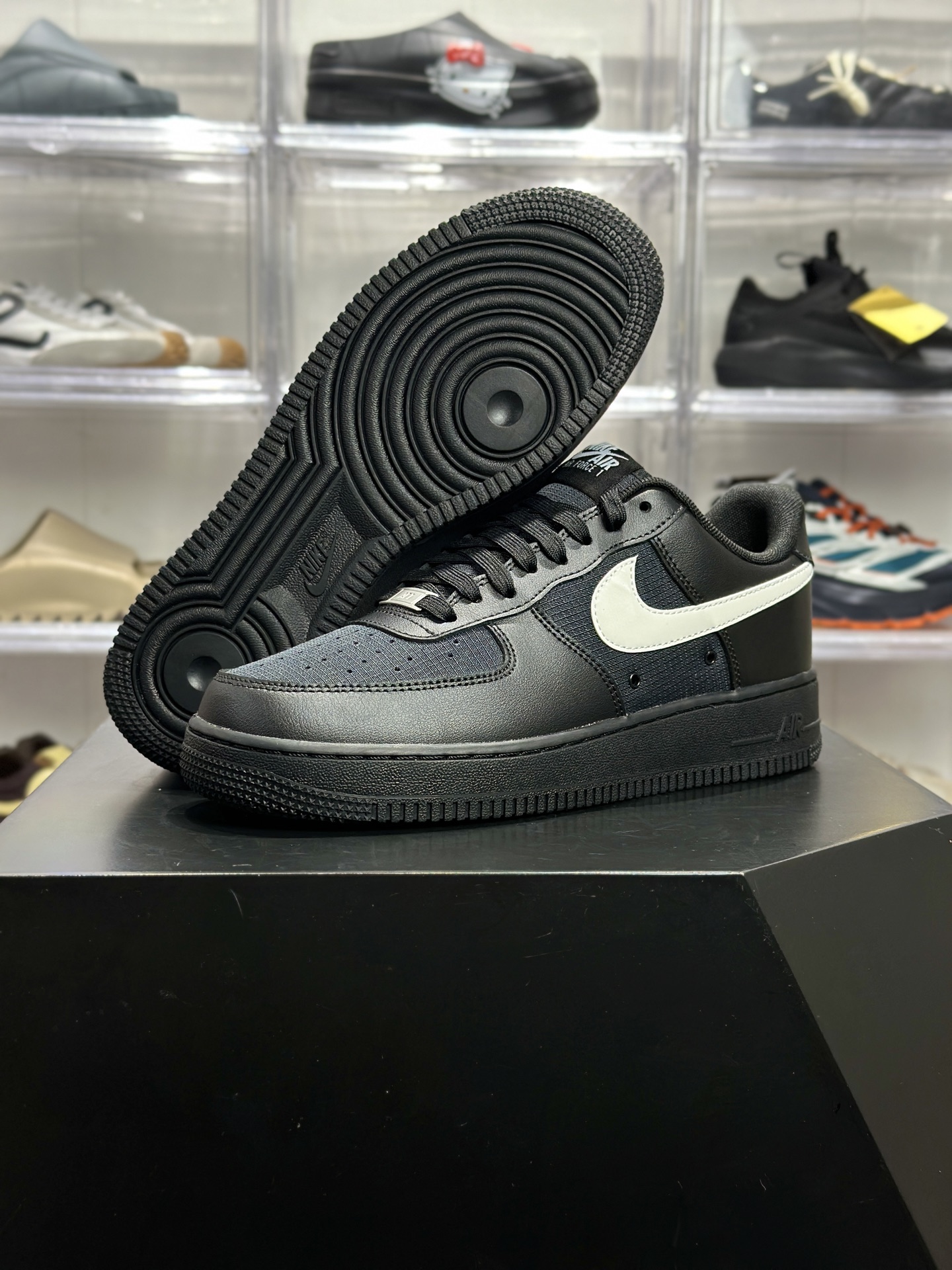 Nike Air Force 1 '07 LV8 黑灰渐变皮革板鞋 IR0592-001