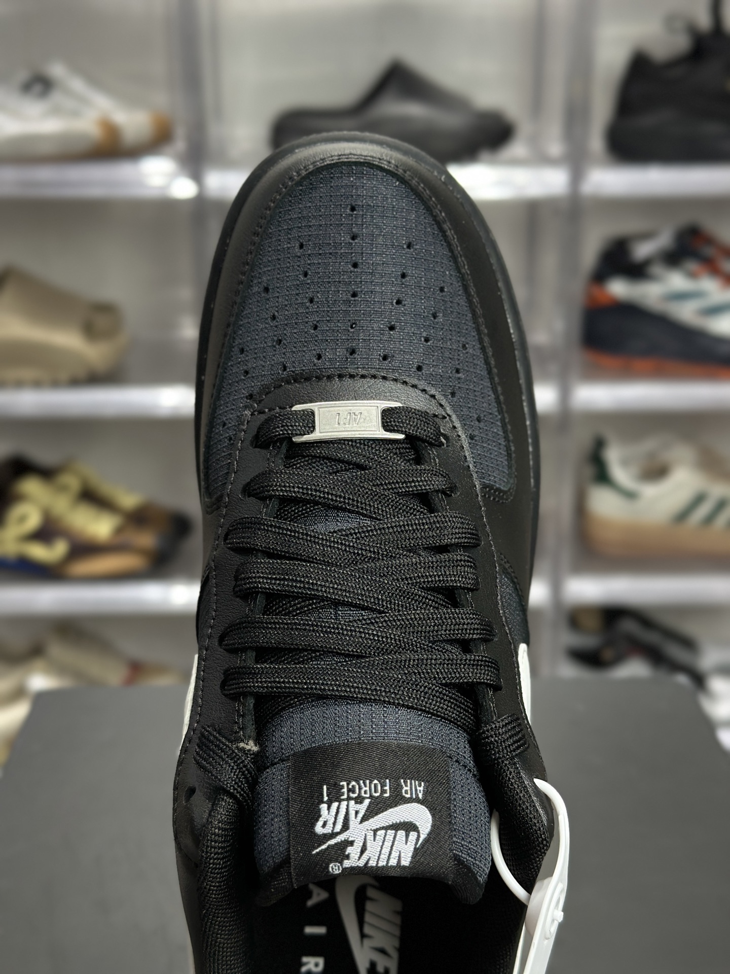 Nike Air Force 1 '07 LV8 黑灰渐变皮革板鞋 IR0592-001