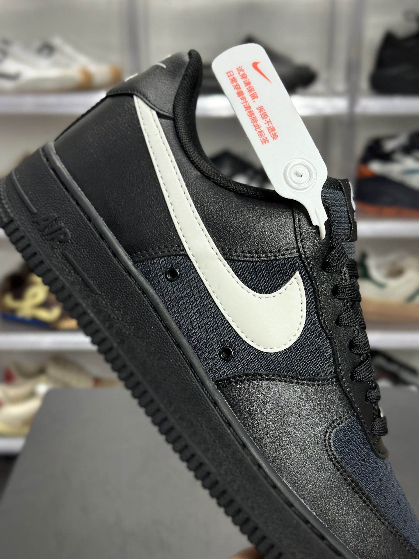 Nike Air Force 1 '07 LV8 黑灰渐变皮革板鞋 IR0592-001