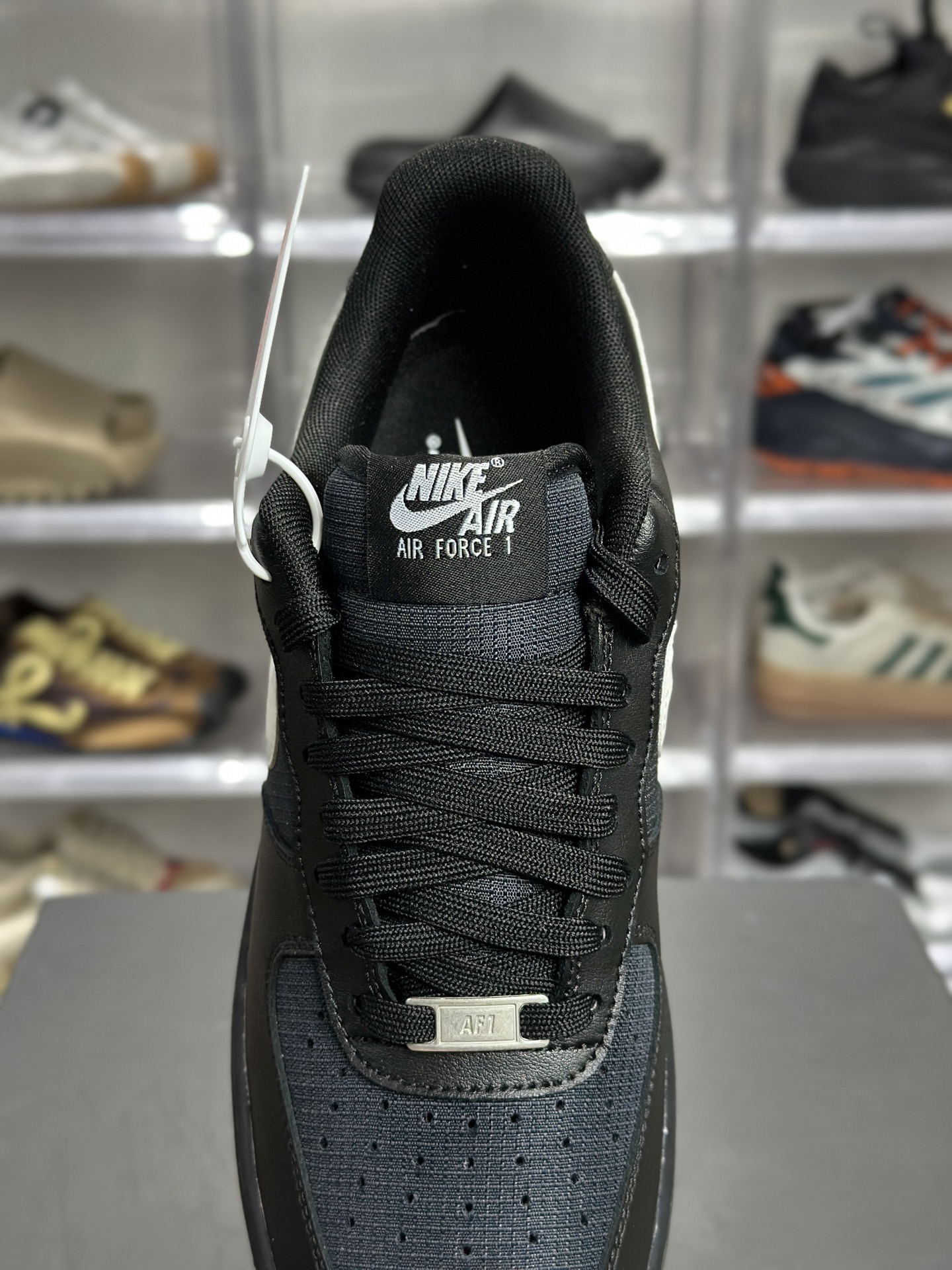 Nike Air Force 1 '07 LV8 黑灰渐变皮革板鞋 IR0592-001