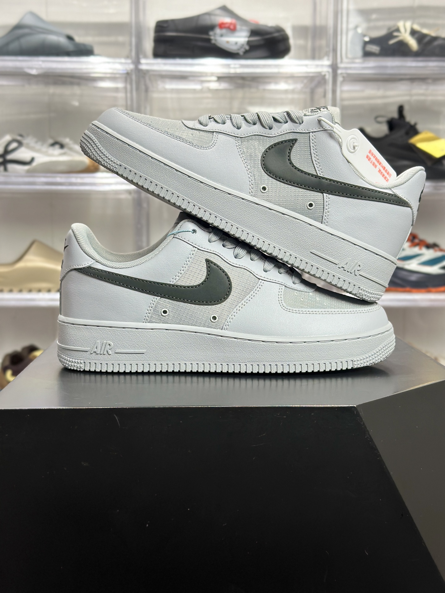 Nike Air Force 1 '07 LV8 浅灰渐变皮革板鞋 IR0952-002