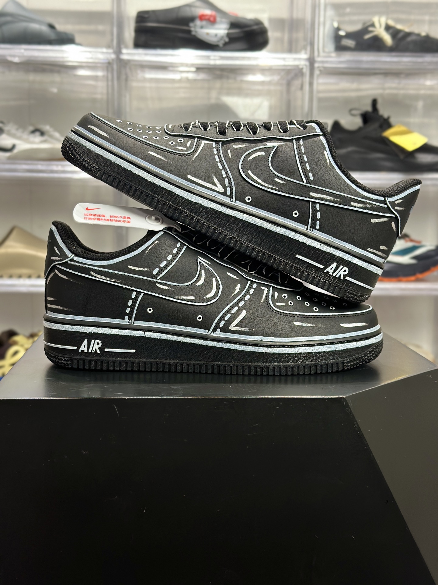 Nike Air Force 1 '07 “Sketch” 黑底白线手绘板鞋 CV2288-001-High Quatity Cheap Brand wholesale wholesaler seller Clothes Bags handbags Sneakers Top Fashion Clothing Shoes from China Factory Chinese suppliers best Quality Beautiful Price Nike Air Force 1 '07 “Sketch” 黑底白线手绘板鞋 CV2288-001