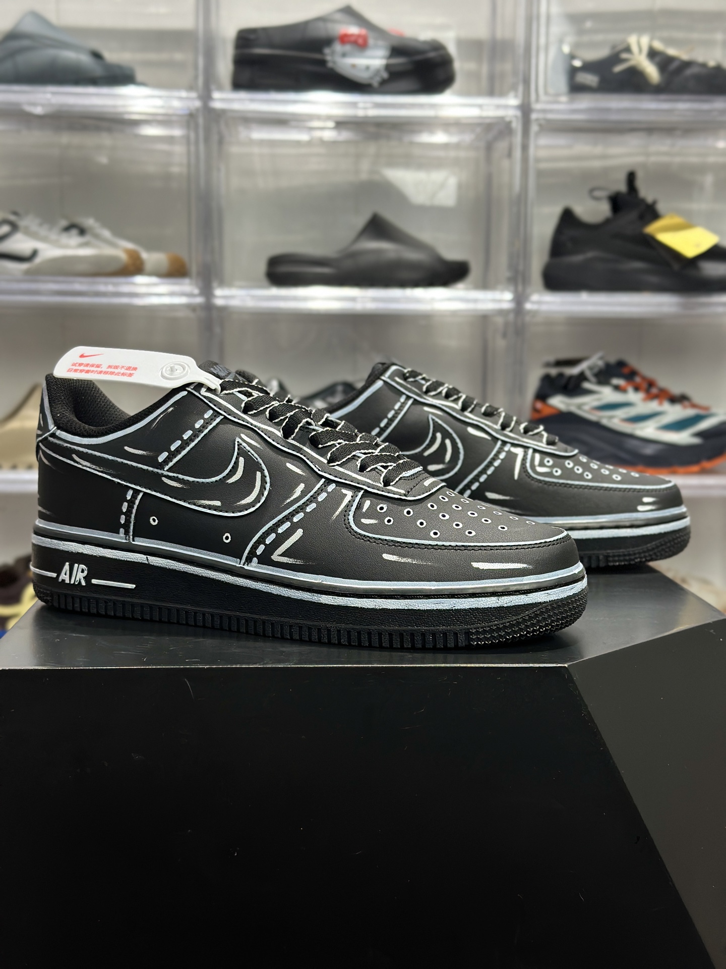 Nike Air Force 1 '07 “Sketch” 黑底白线手绘板鞋 CV2288-001-High Quatity Cheap Brand wholesale wholesaler seller Clothes Bags handbags Sneakers Top Fashion Clothing Shoes from China Factory Chinese suppliers best Quality Beautiful Price Nike Air Force 1 '07 “Sketch” 黑底白线手绘板鞋 CV2288-001