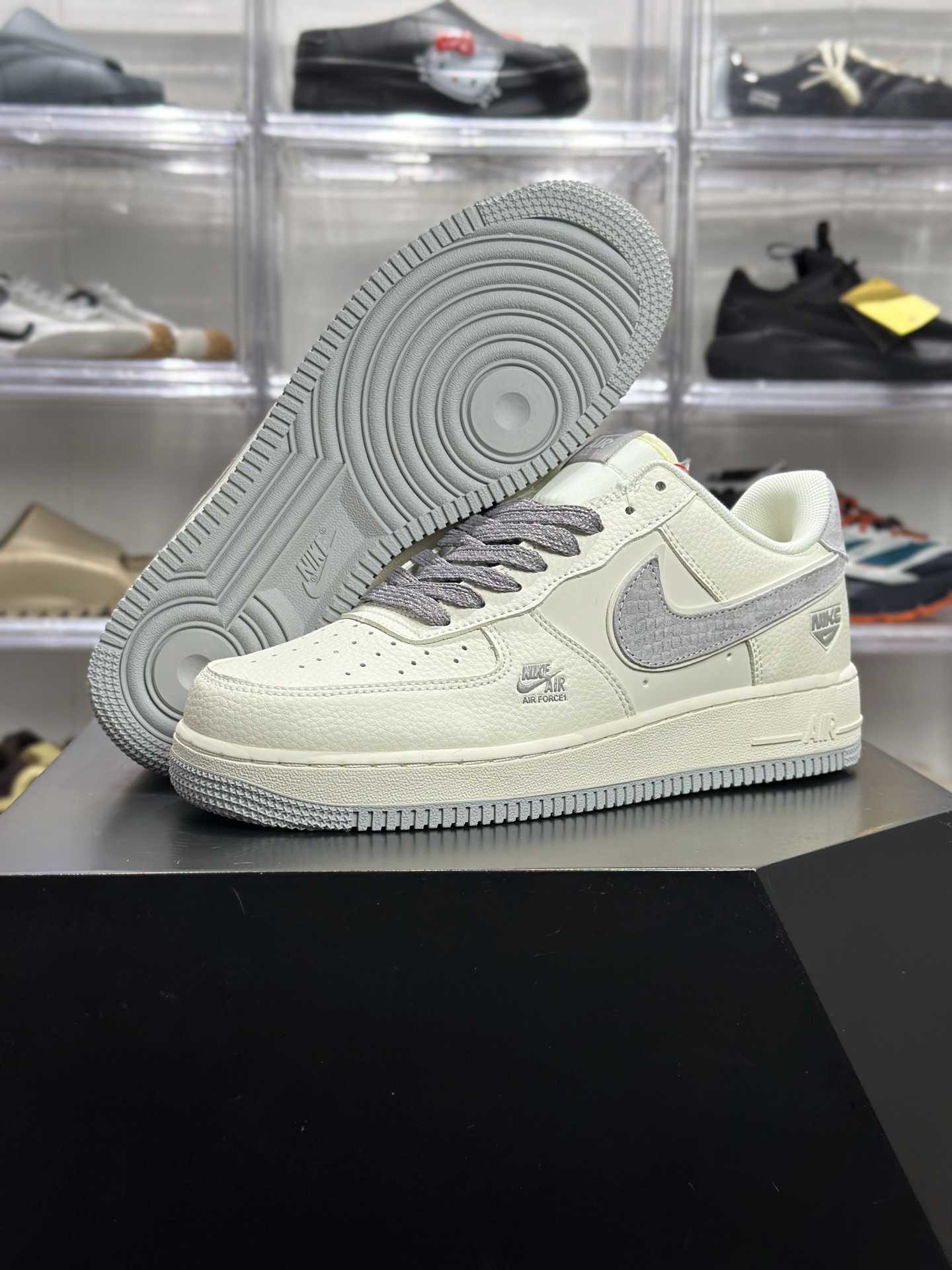 Nike Air Force 1 '07 米白荔枝纹 + 灰蛇纹板鞋 DN9868-107-Top High Quatity Cheap Sneakers Fashion Clothing Clothes Bags handbags Shoes of all Brand wholesale With The best Quality And Beautiful Price from China Factory Chinese suppliers wholesaler seller Nike Air Force 1 '07 米白荔枝纹 + 灰蛇纹板鞋 DN9868-107