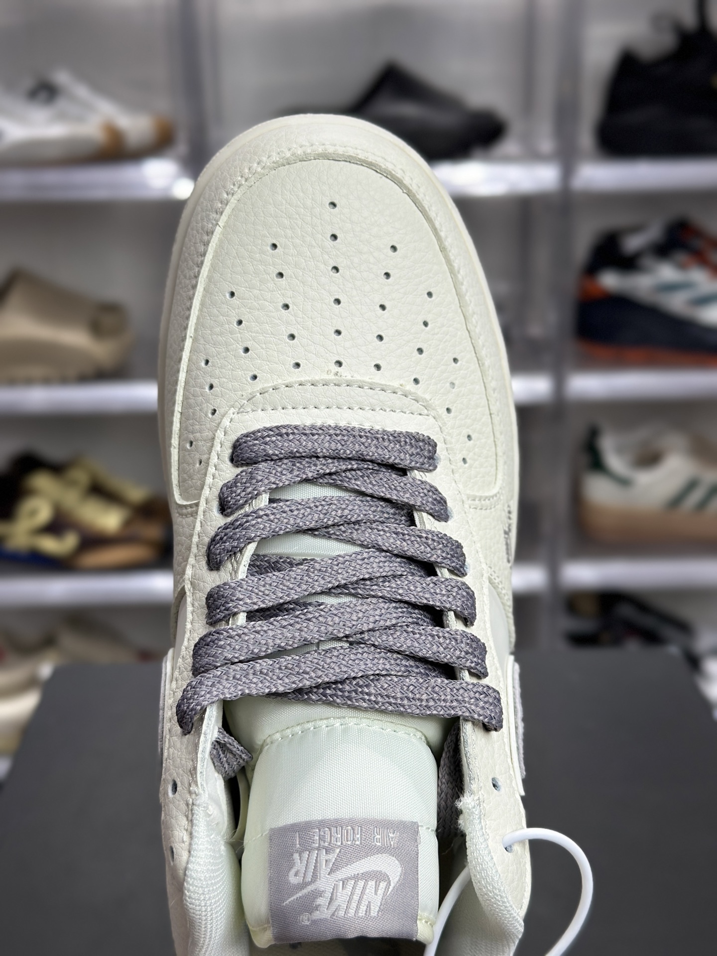 Nike Air Force 1 '07 米白荔枝纹 + 灰蛇纹板鞋 DN9868-107-Top High Quatity Cheap Sneakers Fashion Clothing Clothes Bags handbags Shoes of all Brand wholesale With The best Quality And Beautiful Price from China Factory Chinese suppliers wholesaler seller Nike Air Force 1 '07 米白荔枝纹 + 灰蛇纹板鞋 DN9868-107