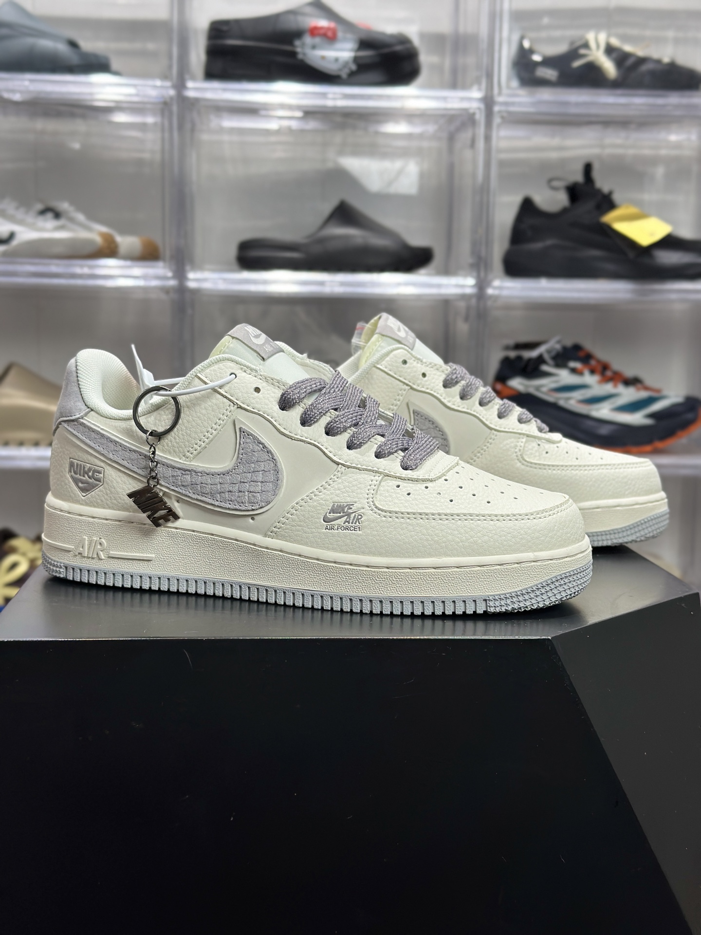 Nike Air Force 1 '07 米白荔枝纹 + 灰蛇纹板鞋 DN9868-107-Top High Quatity Cheap Sneakers Fashion Clothing Clothes Bags handbags Shoes of all Brand wholesale With The best Quality And Beautiful Price from China Factory Chinese suppliers wholesaler seller Nike Air Force 1 '07 米白荔枝纹 + 灰蛇纹板鞋 DN9868-107