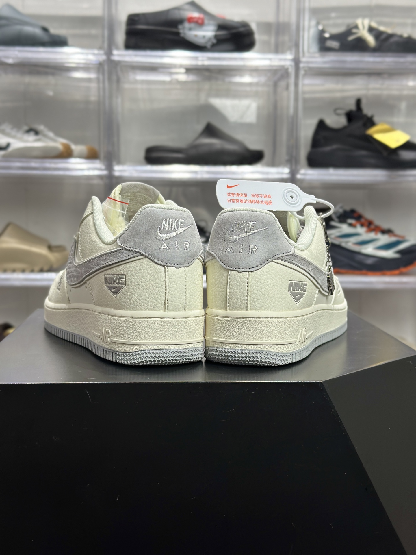 Nike Air Force 1 '07 米白荔枝纹 + 灰蛇纹板鞋 DN9868-107-Top High Quatity Cheap Sneakers Fashion Clothing Clothes Bags handbags Shoes of all Brand wholesale With The best Quality And Beautiful Price from China Factory Chinese suppliers wholesaler seller Nike Air Force 1 '07 米白荔枝纹 + 灰蛇纹板鞋 DN9868-107