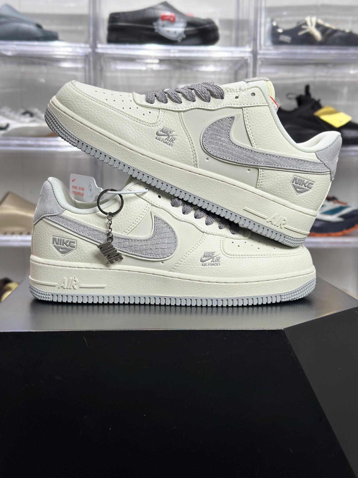 Nike Air Force 1 '07 米白荔枝纹 + 灰蛇纹板鞋 DN9868-107-Top High Quatity Cheap Sneakers Fashion Clothing Clothes Bags handbags Shoes of all Brand wholesale With The best Quality And Beautiful Price from China Factory Chinese suppliers wholesaler seller Nike Air Force 1 '07 米白荔枝纹 + 灰蛇纹板鞋 DN9868-107
