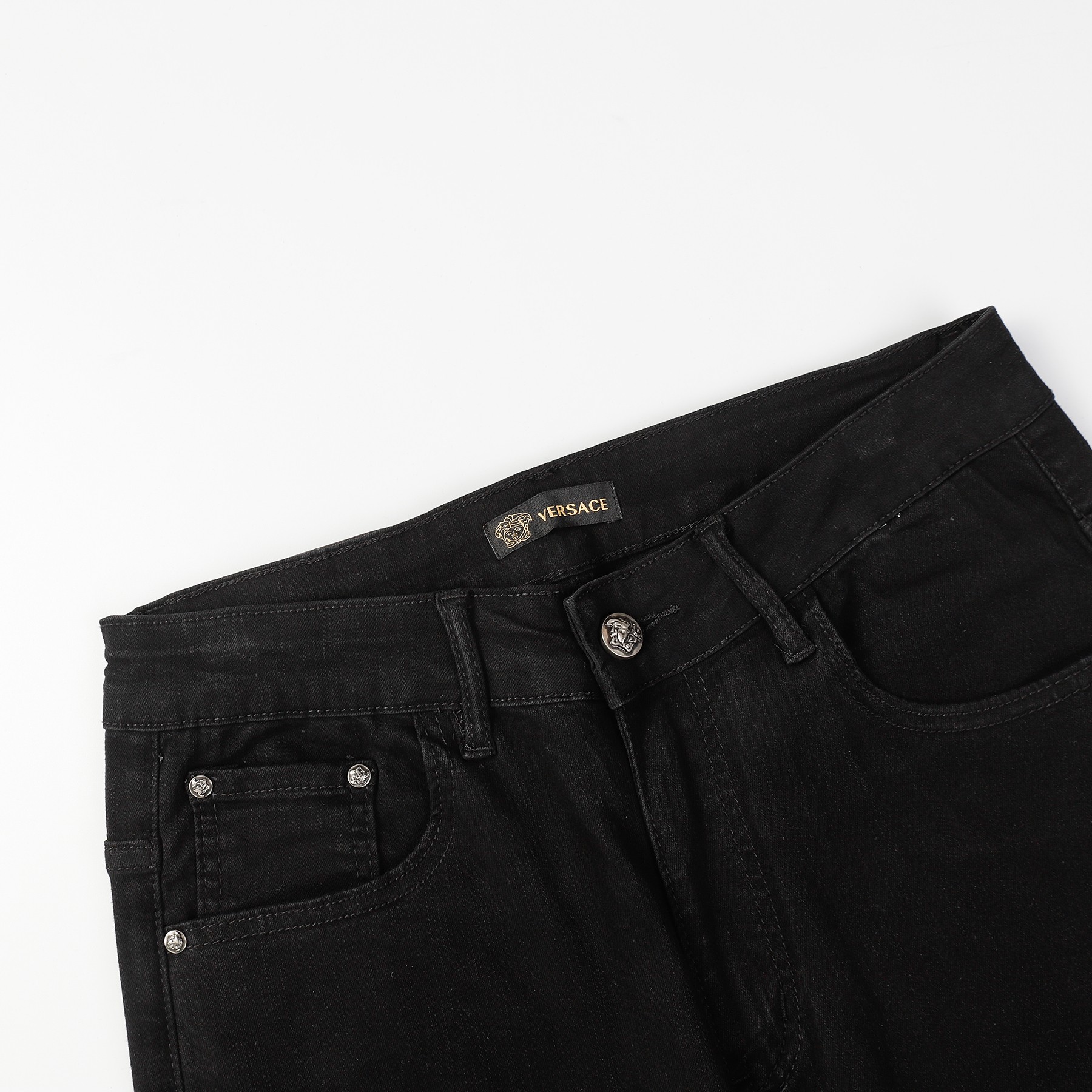 Versace Shorts: Latest High-Quality Water Washed Cotton Jeans Launch - 图片 9