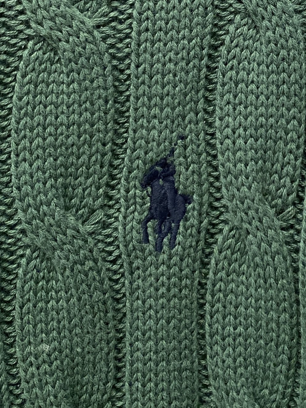 保罗2023秋冬新品羊毛衣具有手感细腻柔软可直接与肌肤接触让暖心的纱线变化出细腻的质感顶级工艺极具特色出