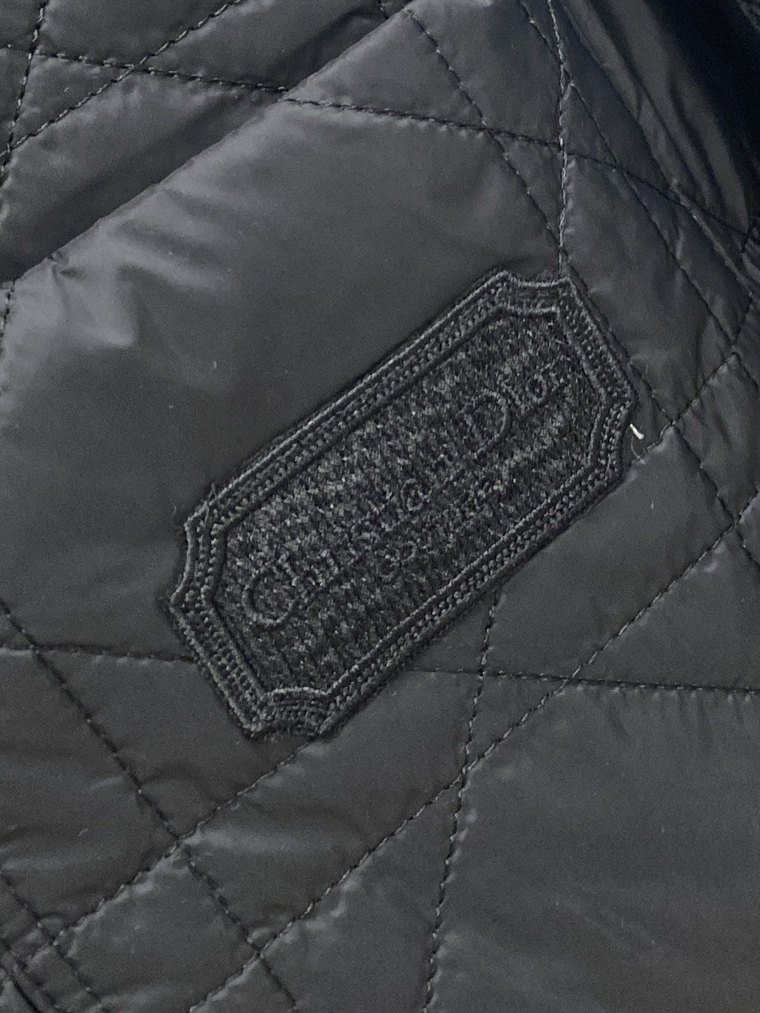 迪奥2023新品夹克外套时尚帅气简约百搭款胸前精致刺绣字母logo定制原版面料不仅挺括保持潮流的廓形又穿