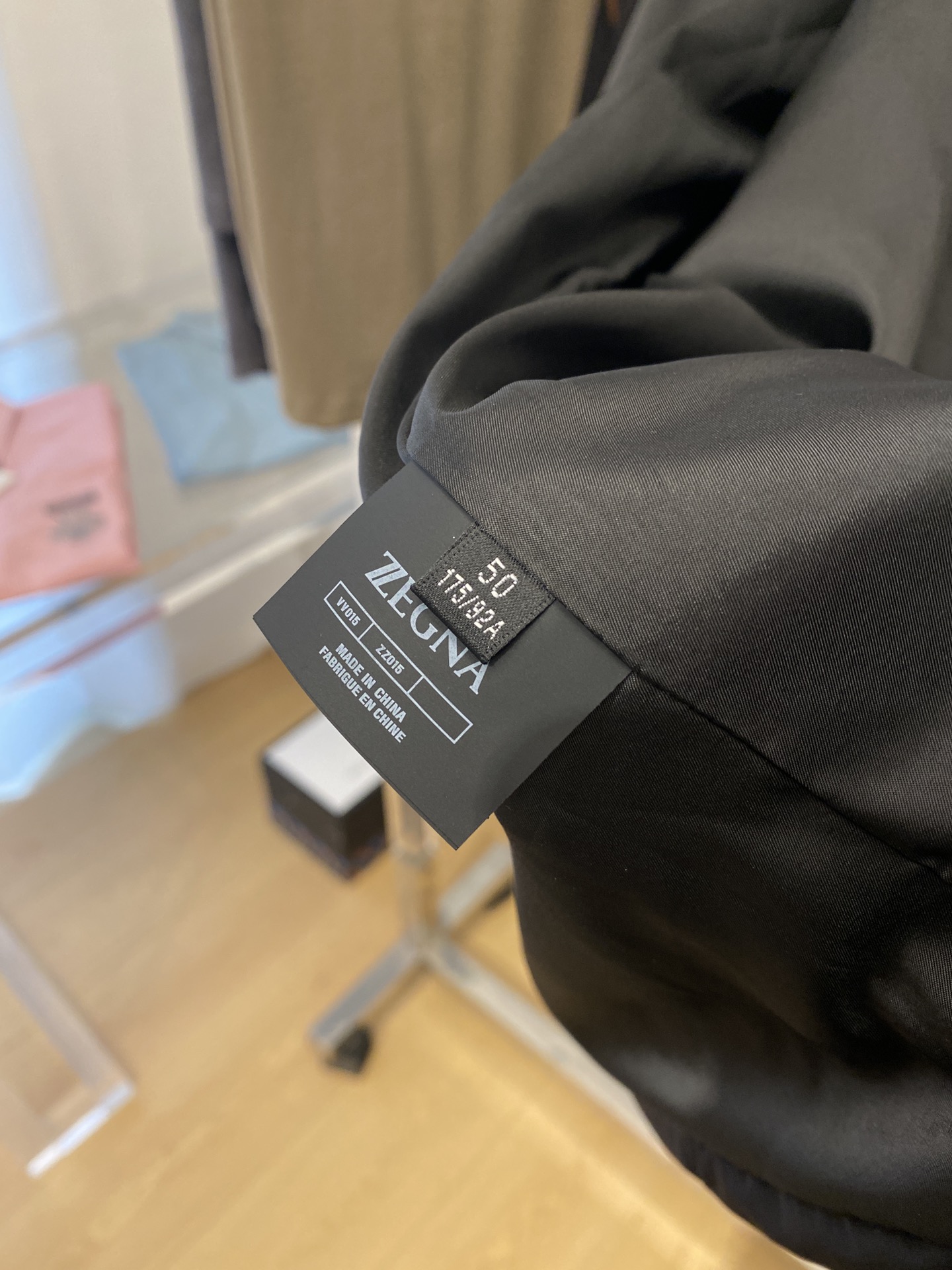 杰尼亚2024新品夹克外套时尚帅气简约百搭款袖口印胶字母logo定制原版面料不仅挺括保持潮流的廓形又穿着