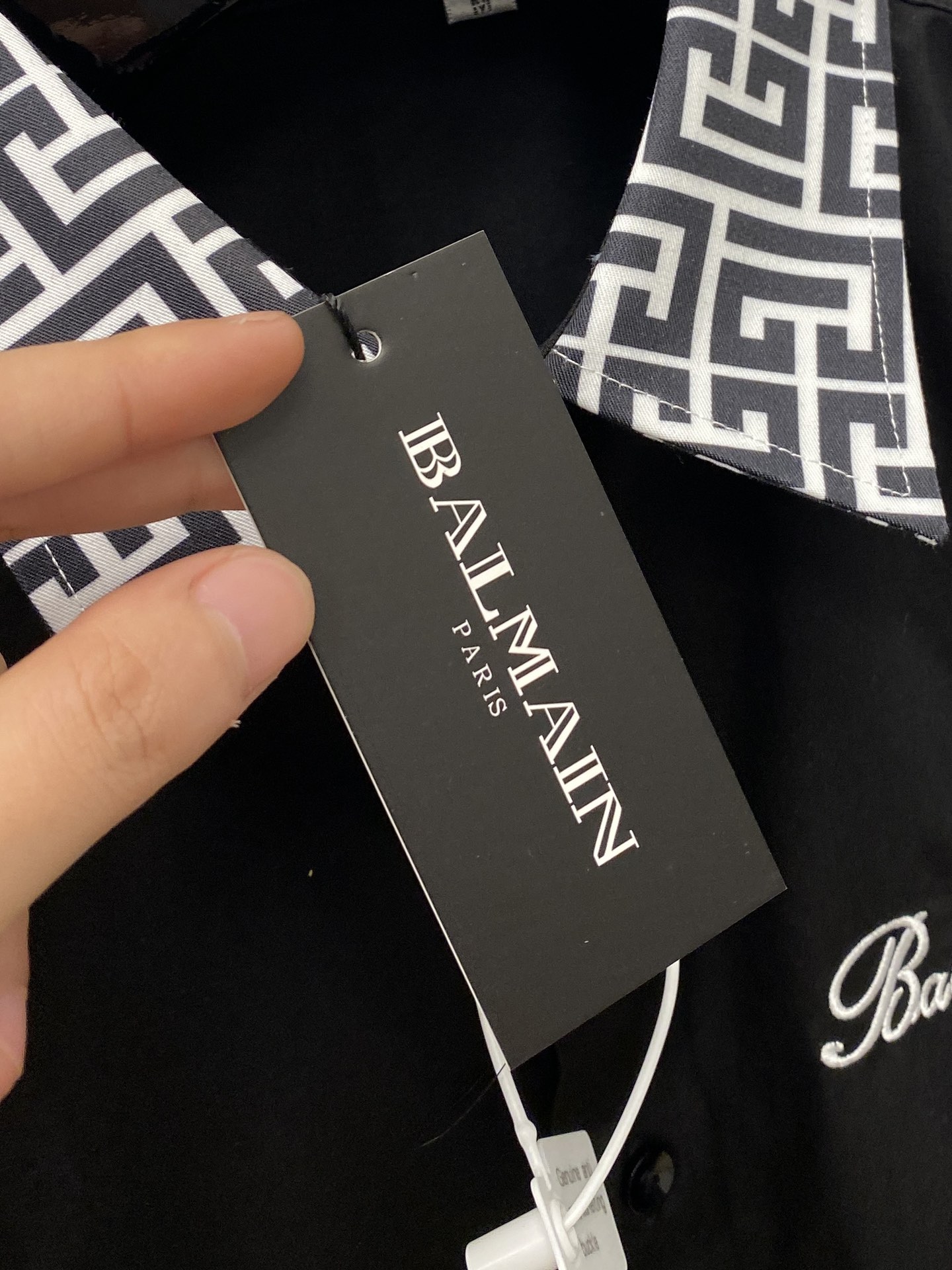 BALMAIN巴尔曼2024新款衬衫打造时装艺术感立体剪裁修身版型上身效果很帅气微彰显品位整体细节可以对