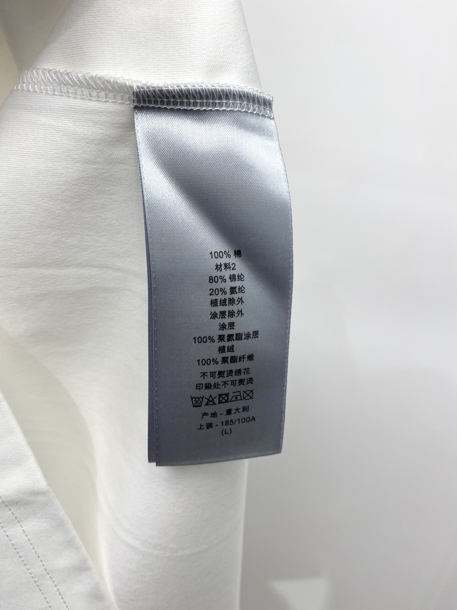 古奇2024新品短袖T恤帅气时尚胸前顶级印花字母logo简约百搭款面料棉不仅挺括保持潮流的廓形又穿着舒适